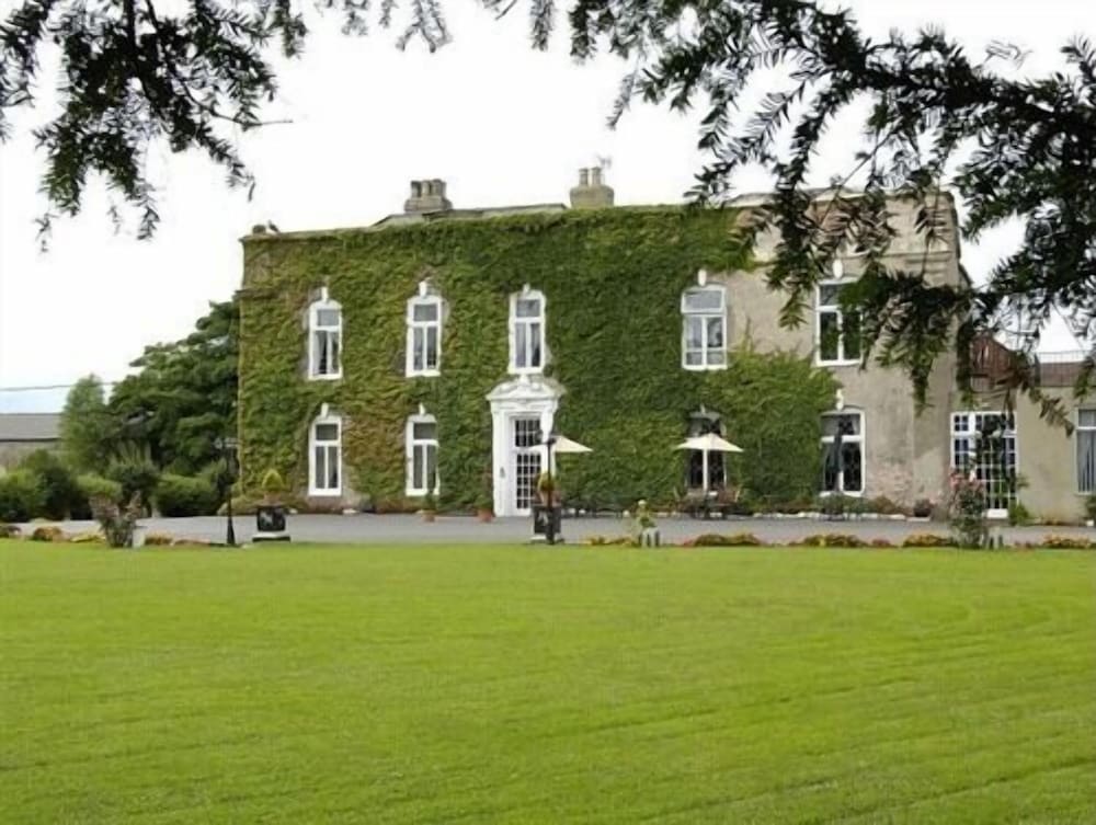 Hardwicke Hall Manor Hotel 32/36