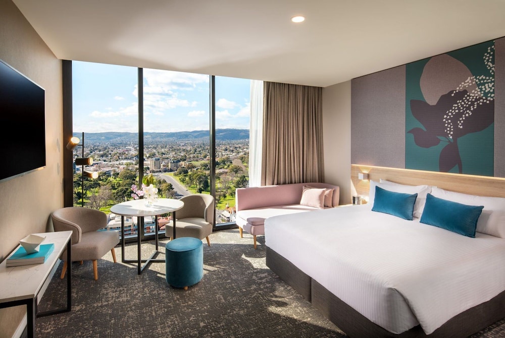 Crowne Plaza Adelaide 27/81