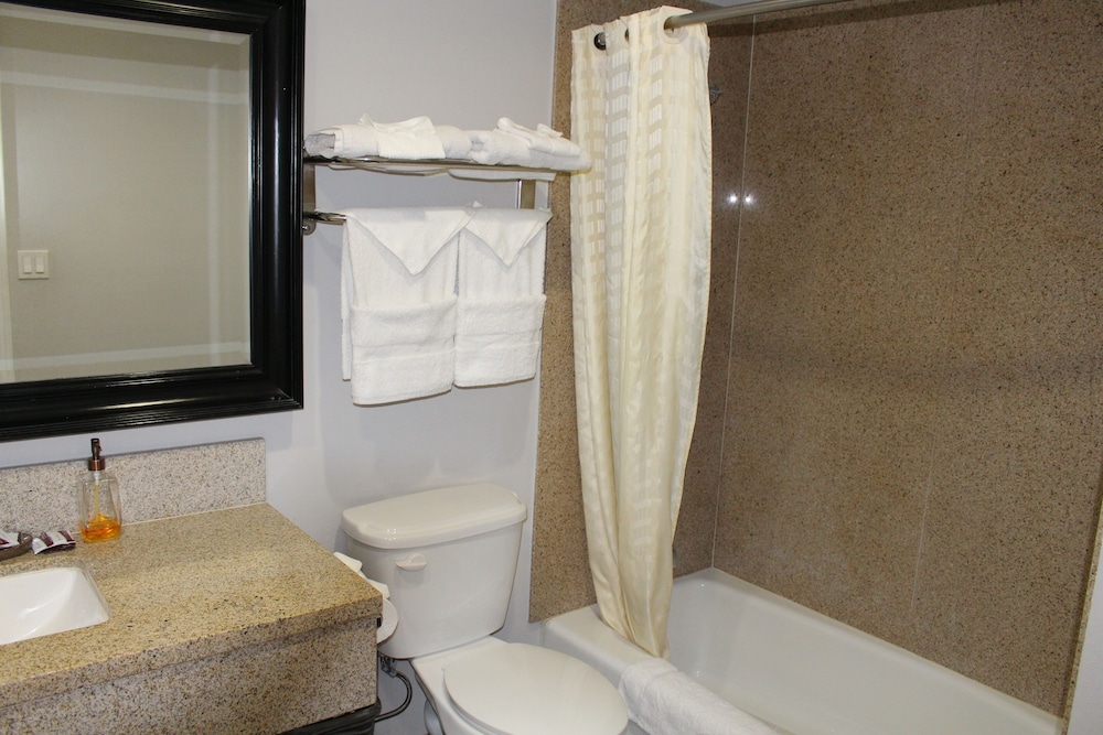LYFE INN & SUITES by AGA - LAX Airport 36/60