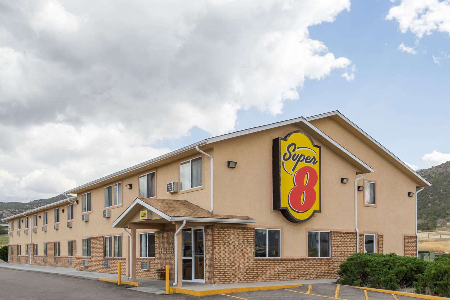 Super 8 by Wyndham Nephi 1/19