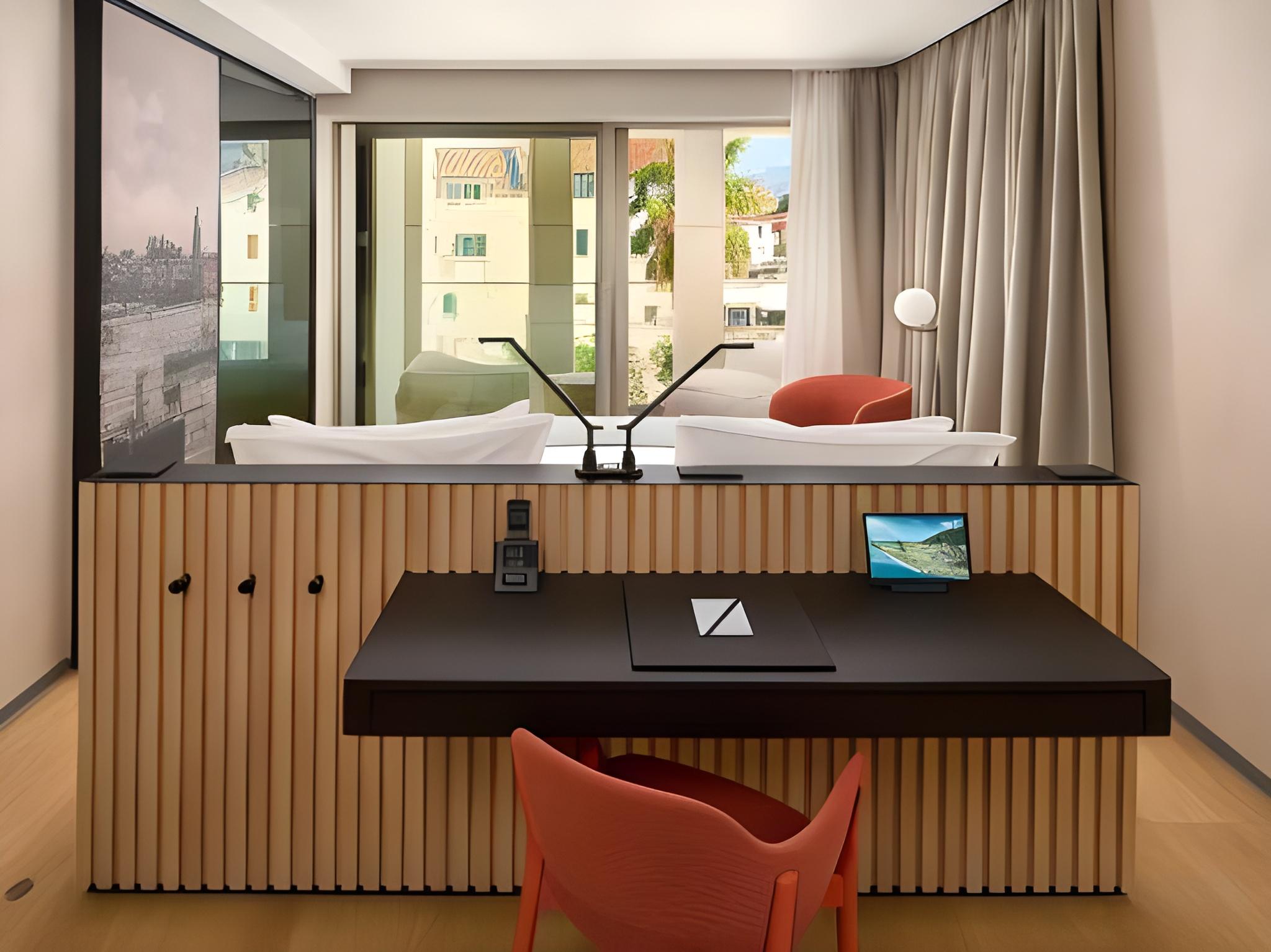PREMIUM, DOUBLE BED, CITY VIEW, BALCONY