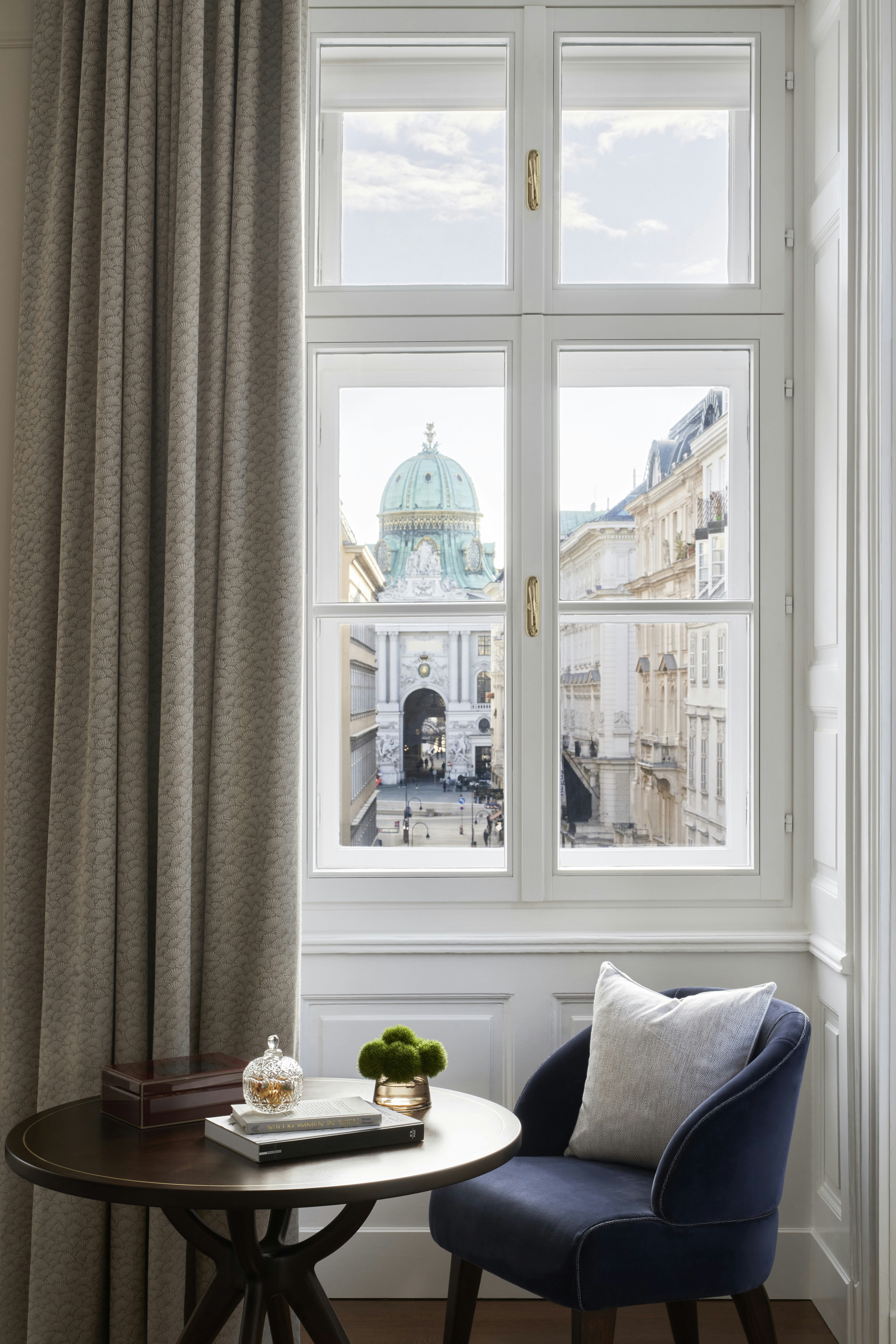Rosewood Vienna 30/50