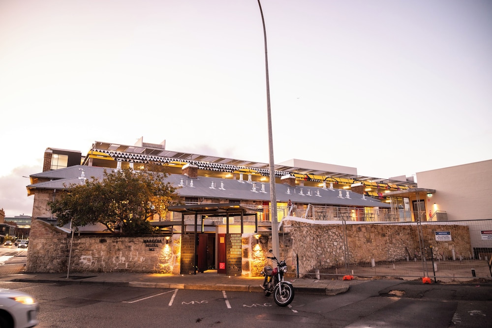 Garde Hotel (Warders Hotel) 6/46