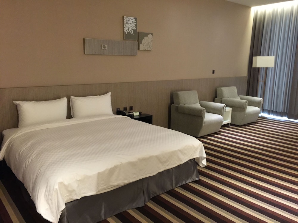 Grand Royal Hotel 10/33