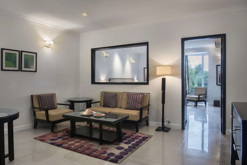 Sarovar Portico Surajkund Faridabad 26/38