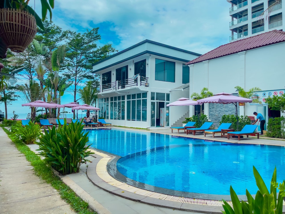 Sea Breeze Resort 45/50