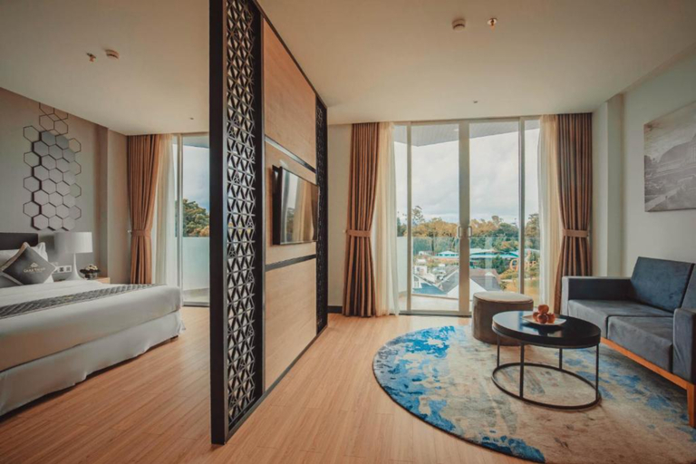 Premier, Deluxe, Double Bed, Balcony
