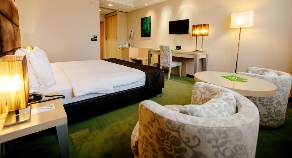 Holiday Inn Belgrade 33/71