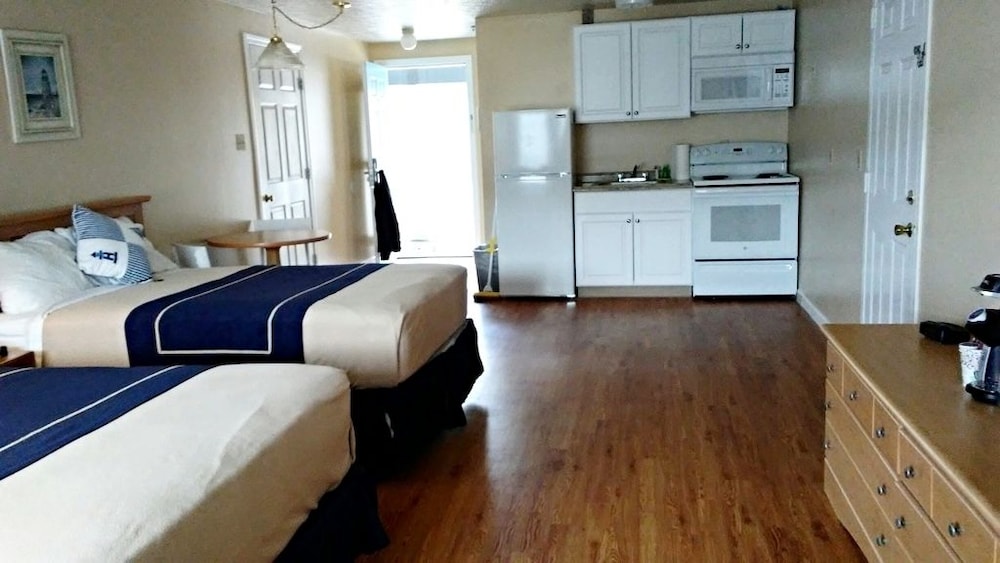 Grand Beach Inn 30/39