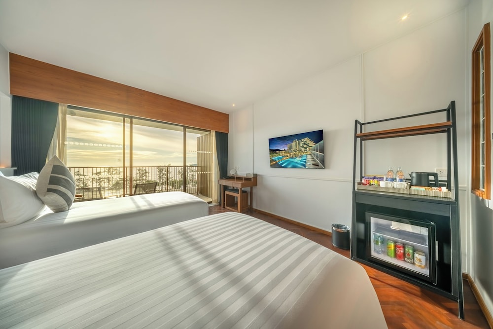 PATONG BEACH HOTEL 23/65