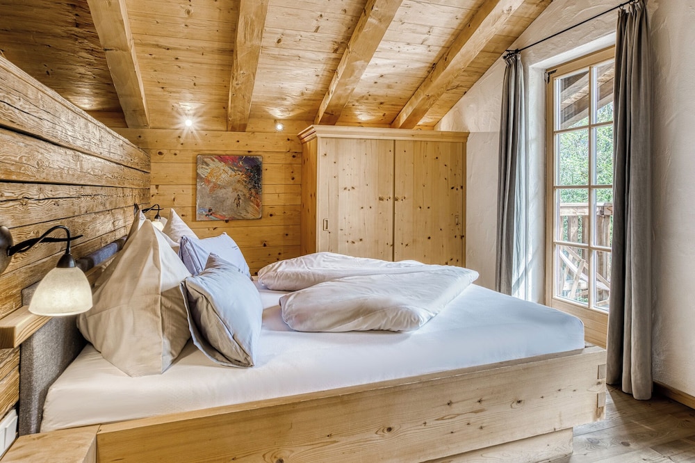 1 Bedroom, Honeymoon, Chalet, Double Bed, Private Spa, Terrace