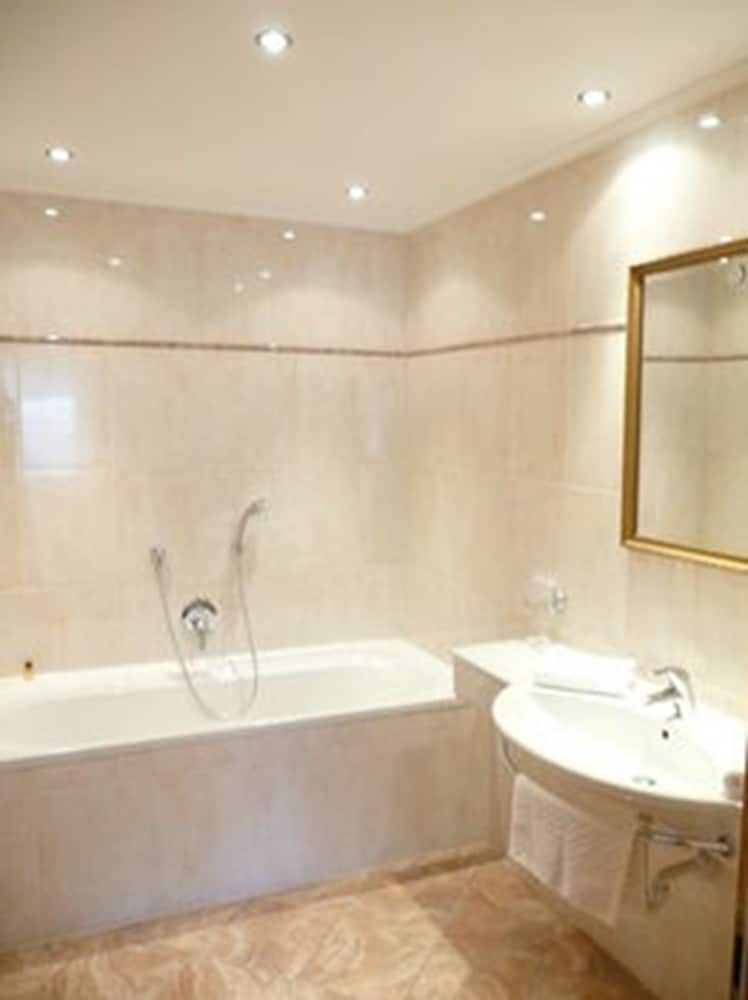 HOTEL GASTHOF BRUCKE 50/50