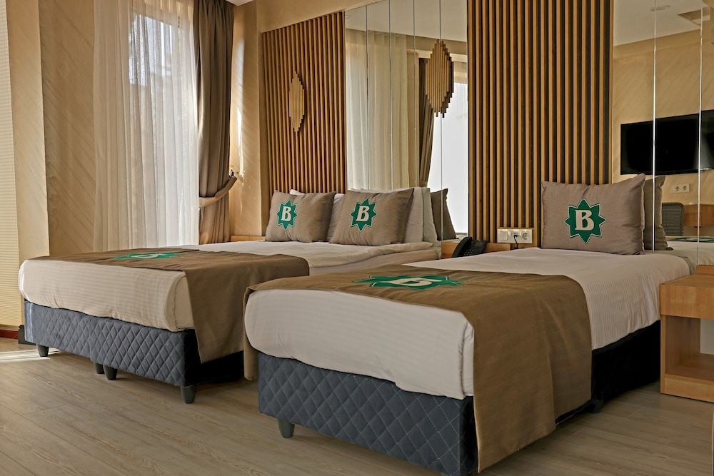 Bizim Hotel 35/64