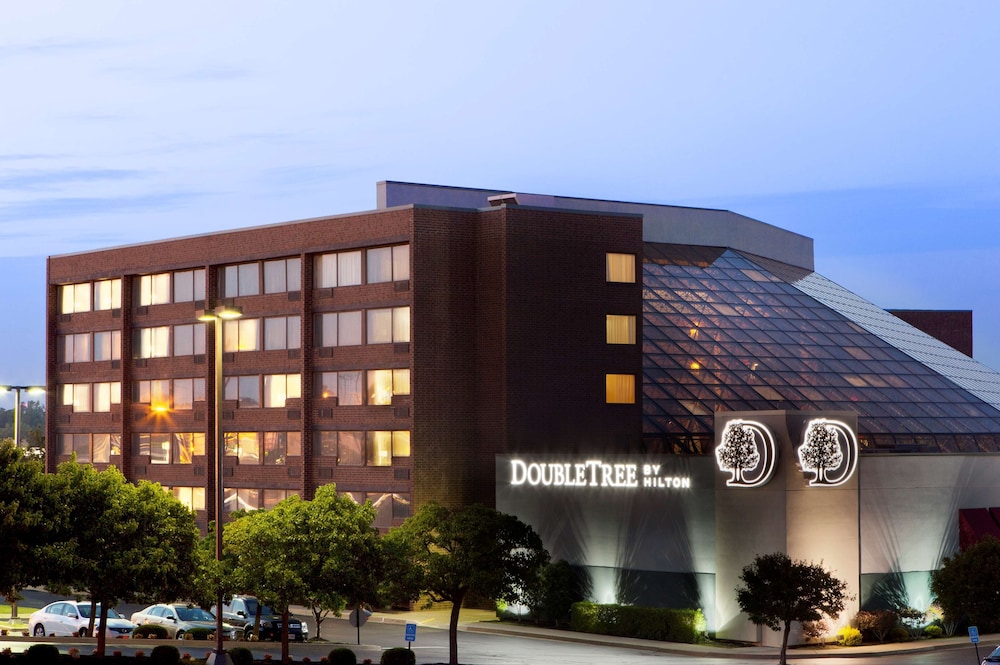 Doubletree By Hilton Hotel Rochester 1/80