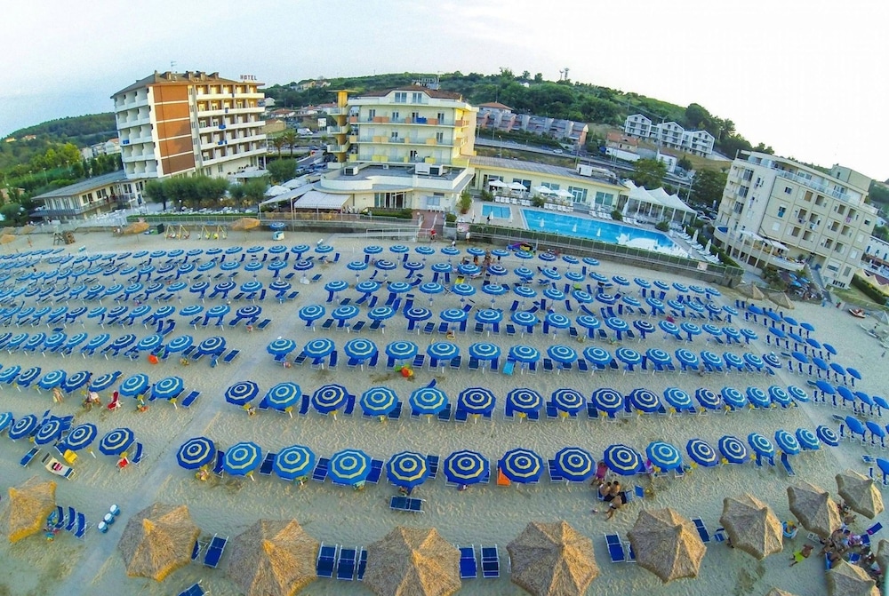 Hotel Mara 1/25