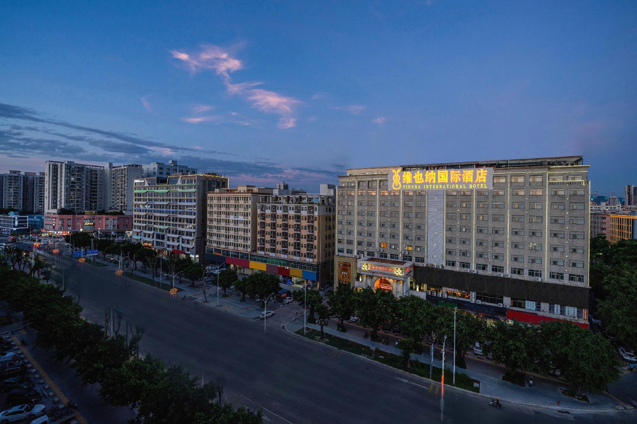Vienna International Hotel (Shenzhen Fuyong Convention and Exhibition Center) 4/36