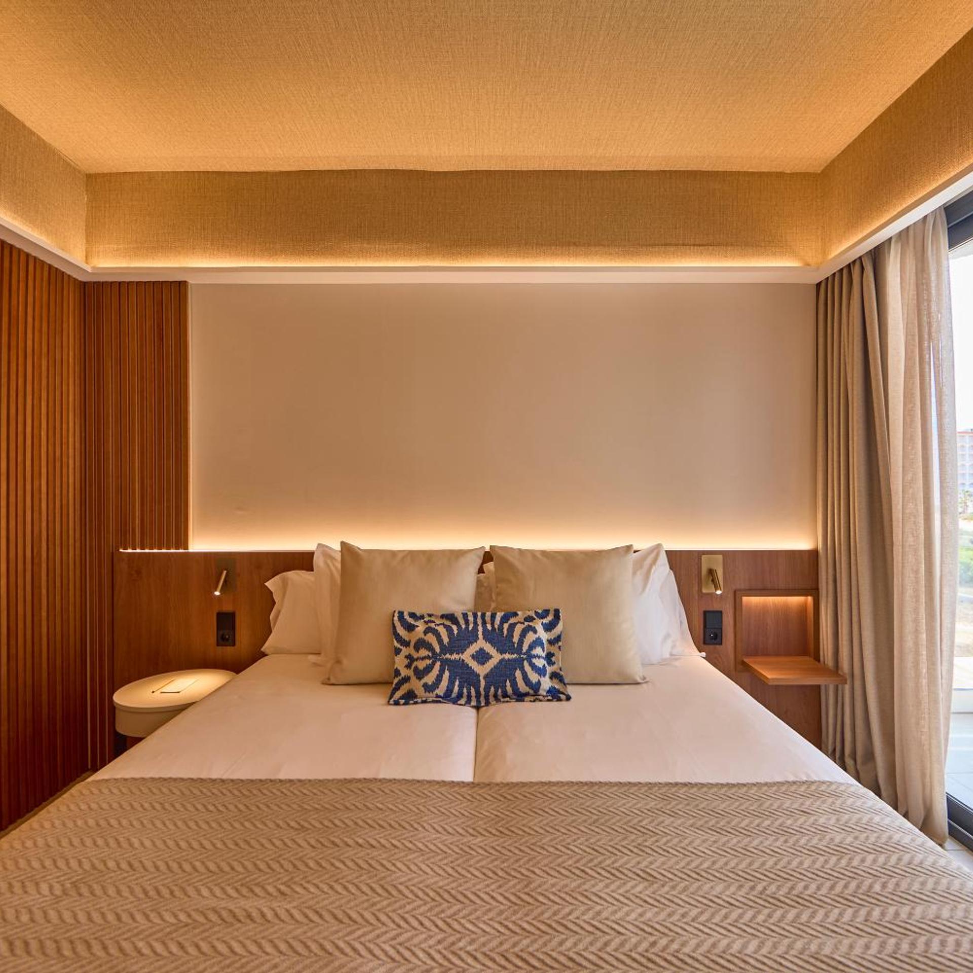 Room, Double or Twin Bed, Side Sea View
