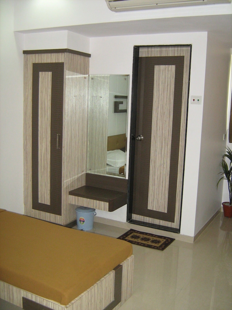 Hotel Apex 49/49