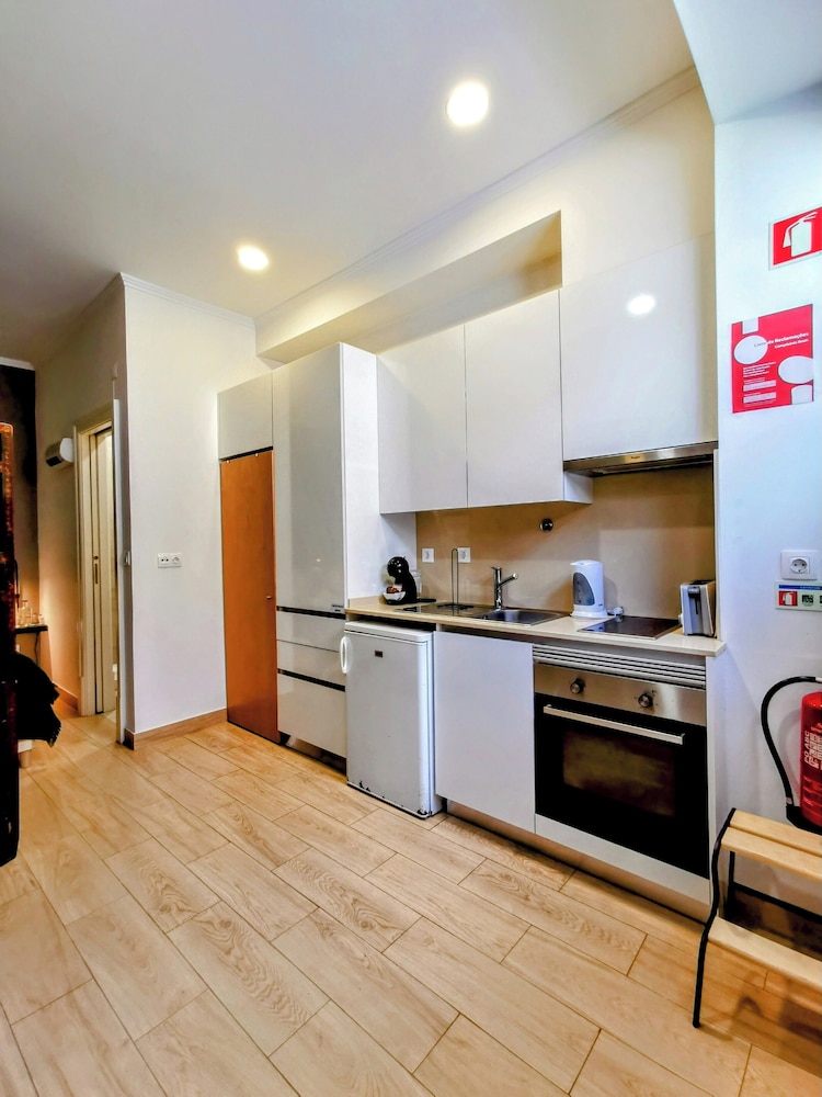 Dalma Flats 9/65