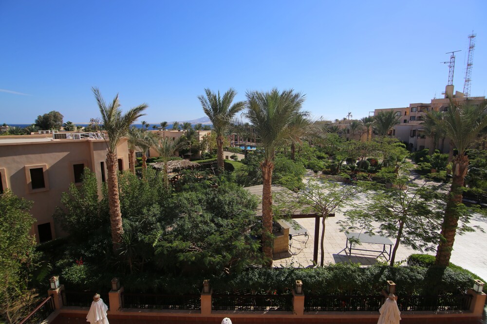 Tamra Beach Resort 2/28