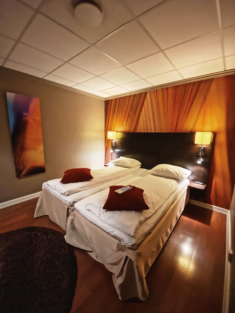 Quality Hotel Grand Royal 20/39