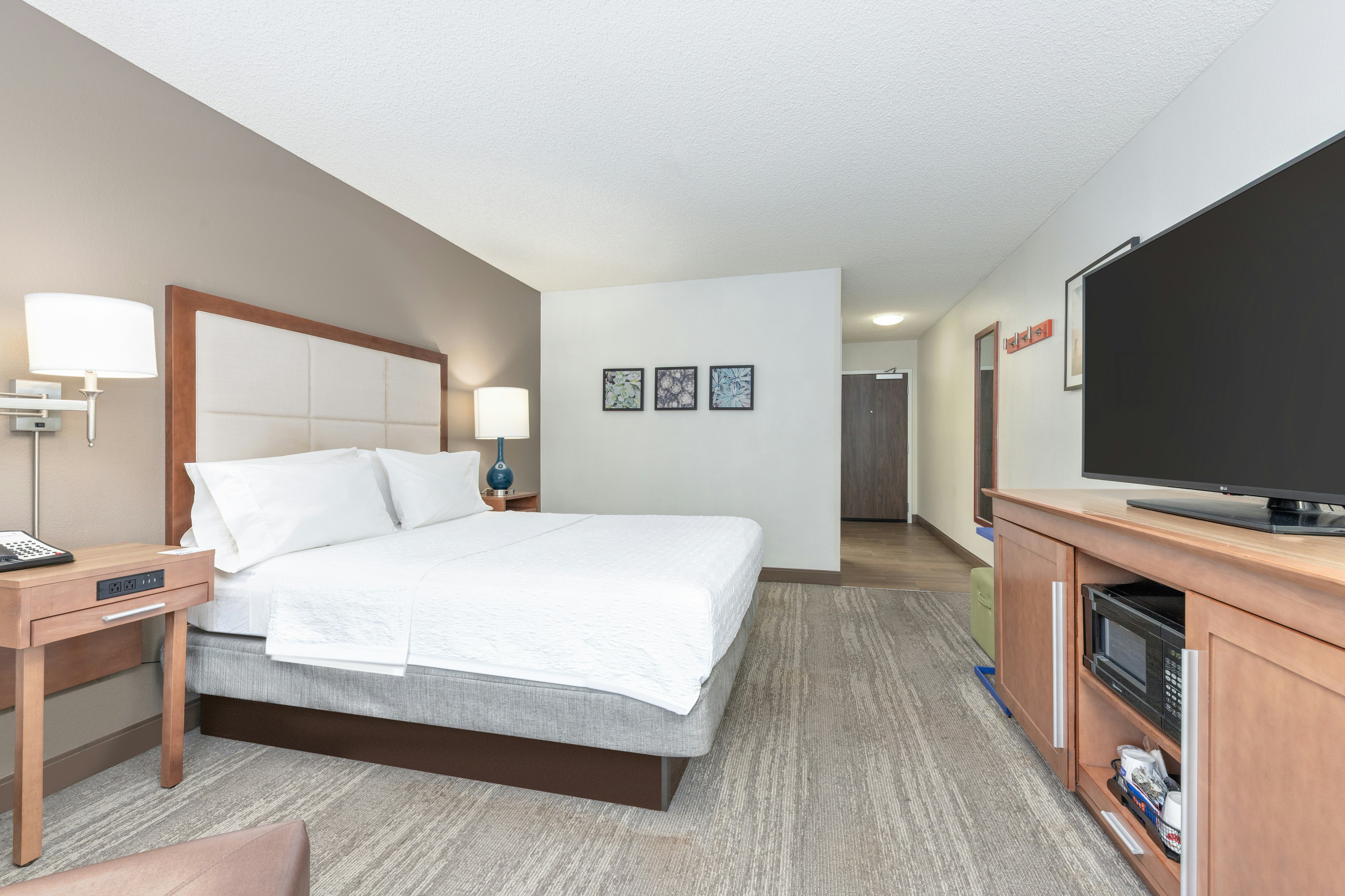 ROOM, KING BED