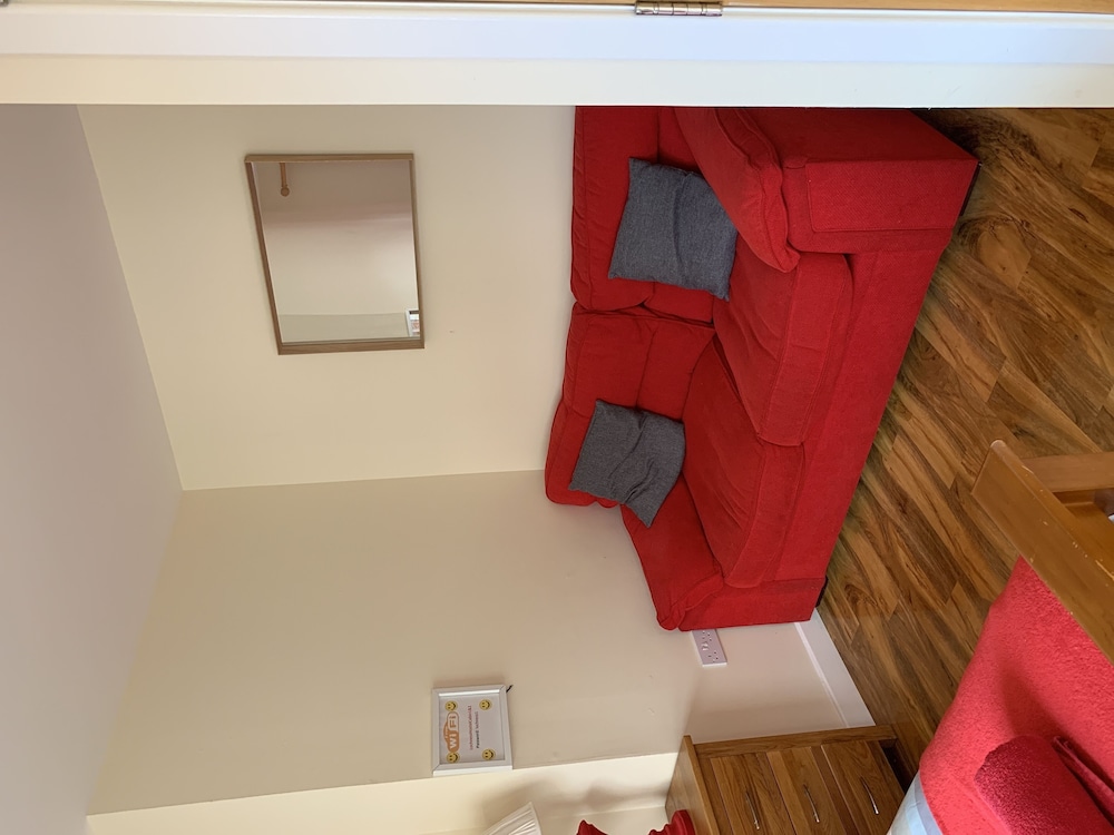 1 Loch Ness Hostel 17/45