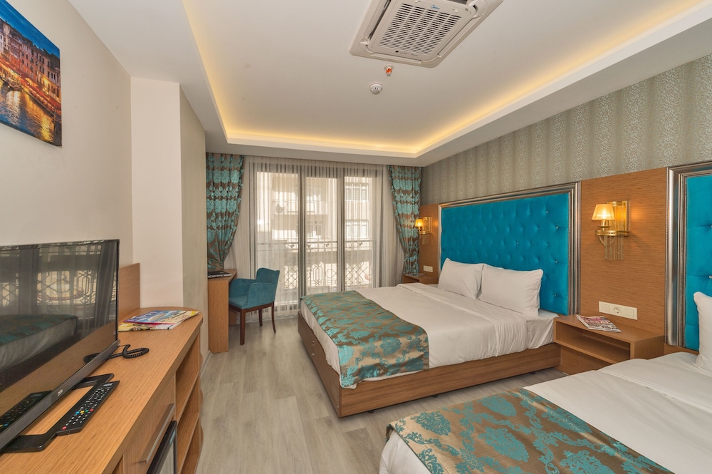 Grand Palace Hotel 14/50
