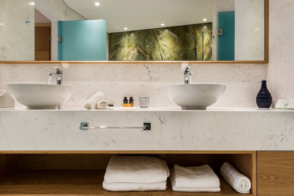 Avra Venetian Harbour Apartments 4/50