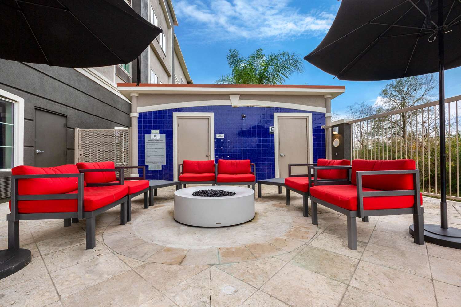 La Quinta Inn & Suites by Wyndham Alvin 32/55