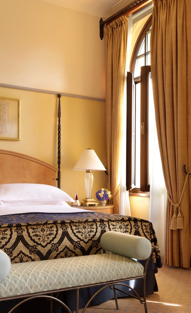 Four Seasons Hotel Istanbul at Sultanahmet 8/36