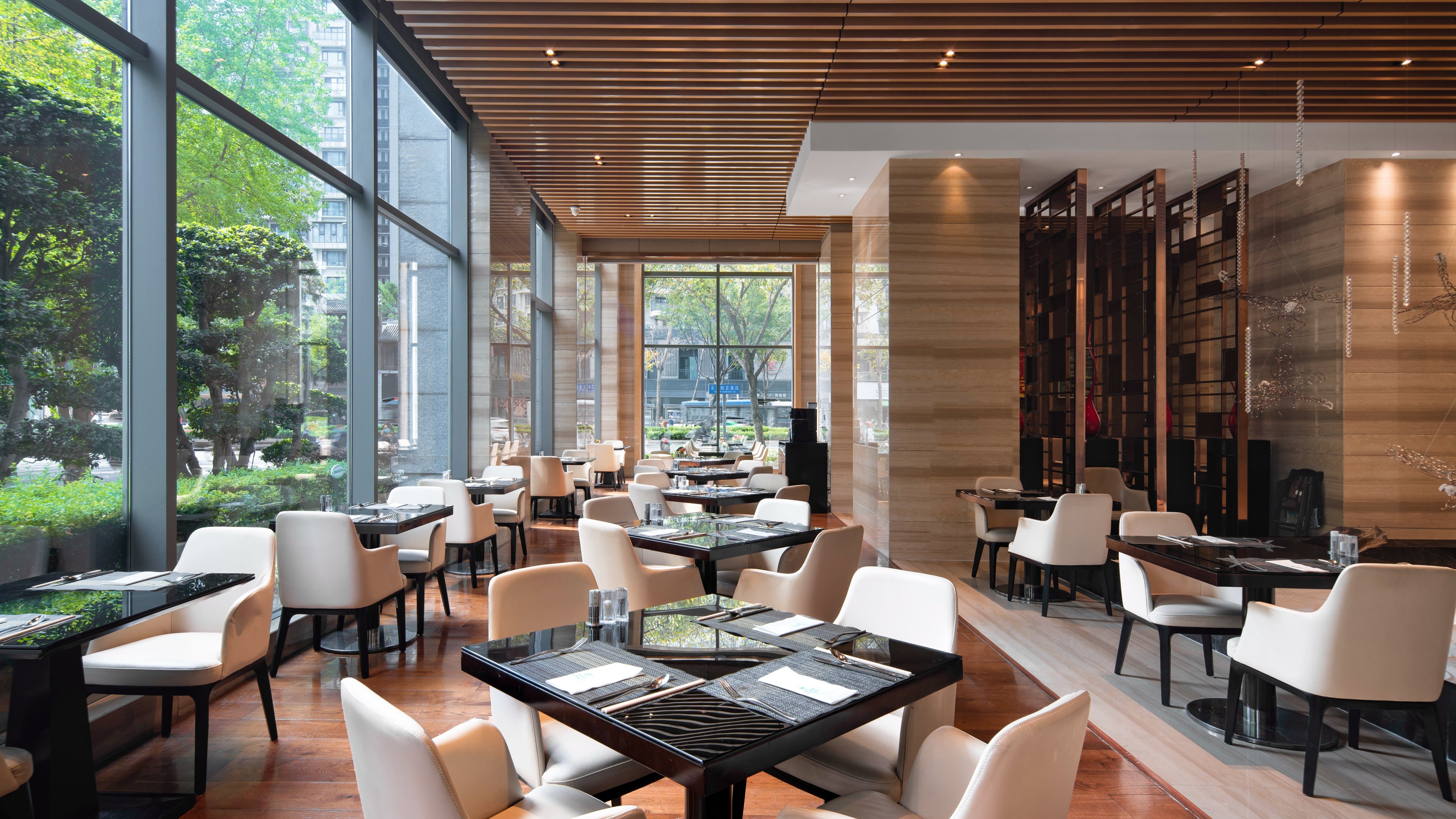Holiday Inn Chengdu Oriental Plaza 34/50