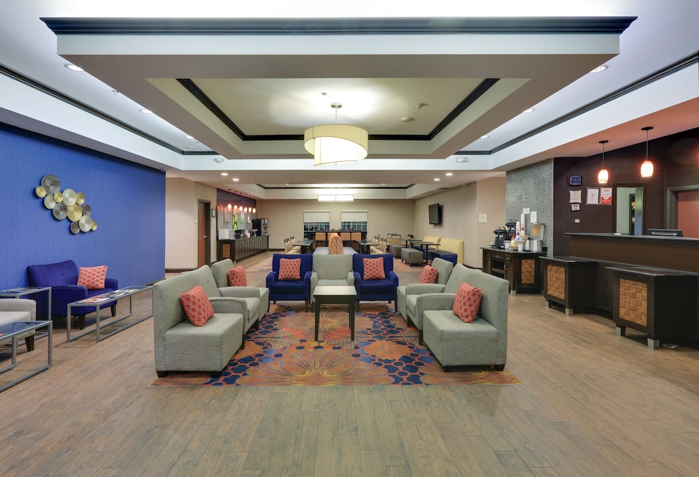 La Quinta Inn & Suites by Wyndham Denton - University Drive 29/41