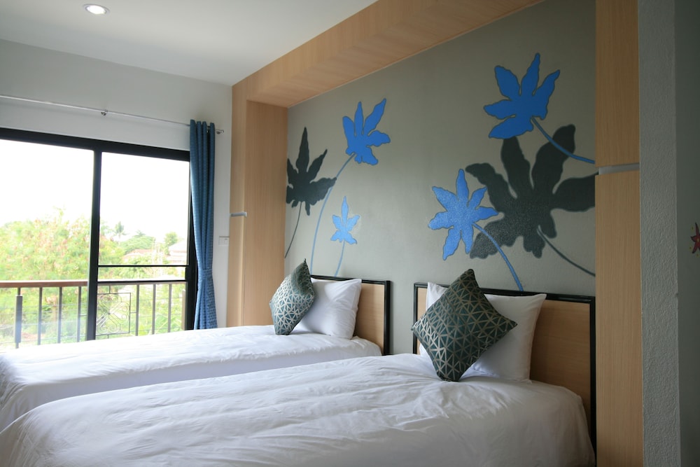DELUXE, TWIN BEDS, BALCONY