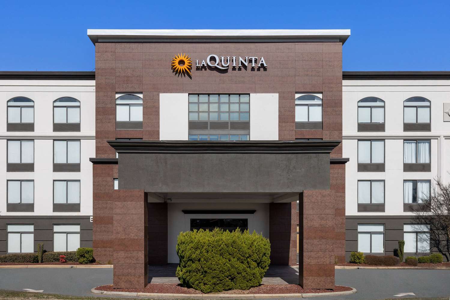 La Quinta Inn & Suites by Wyndham Mooresville 2/24