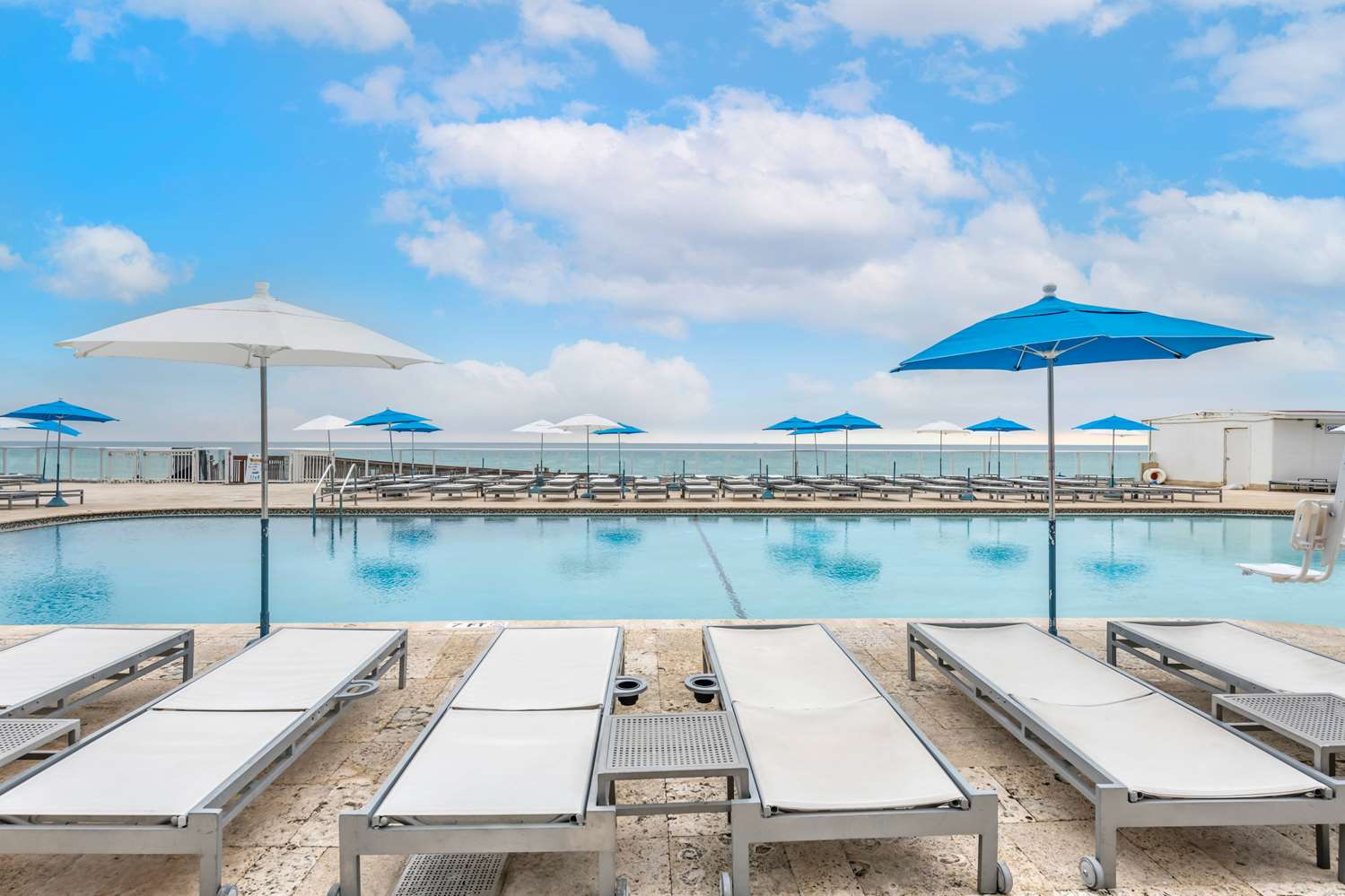 Ramada Plaza by Wyndham Marco Polo Beach Resort 55/67