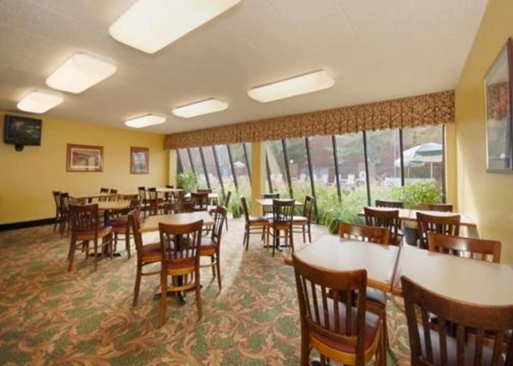 Comfort Inn & Suites Indianapolis Northwest - College Park 30/39
