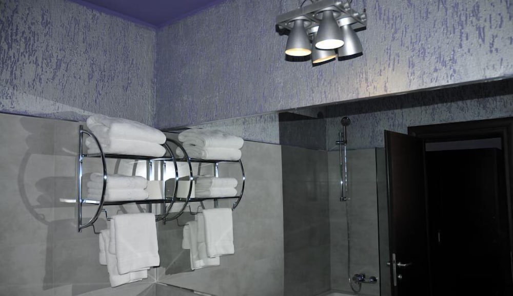 Dumbrava Hotel 22/70