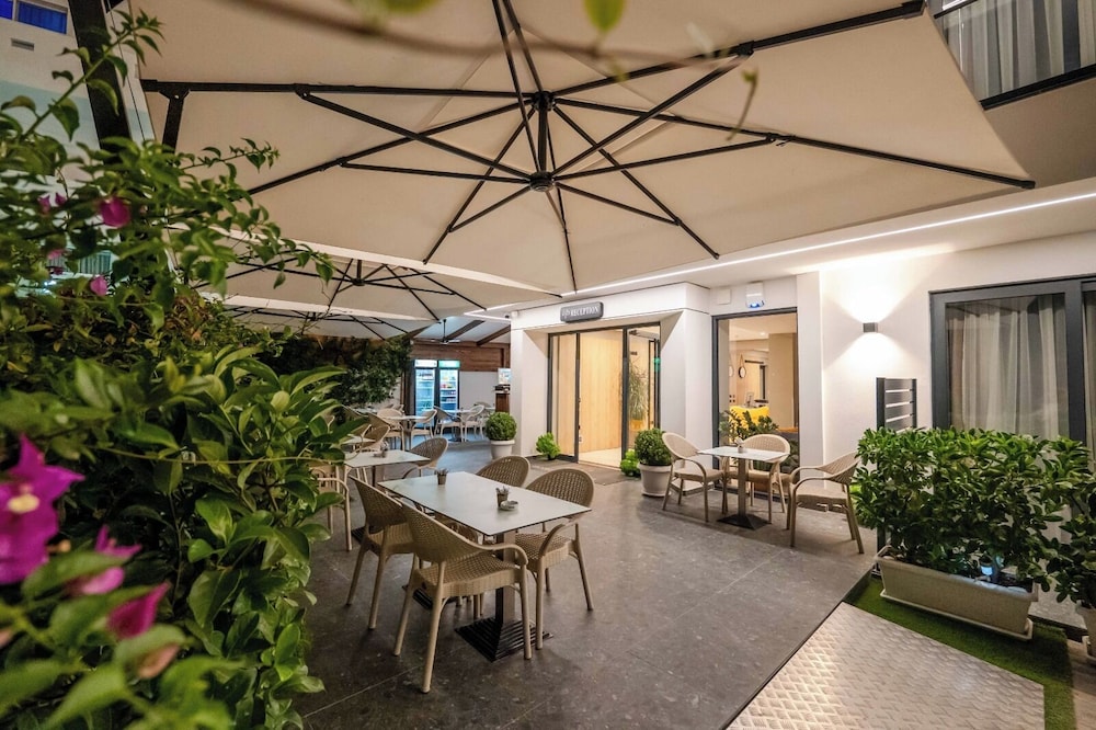 Portanova Hotel Sarande 38/55