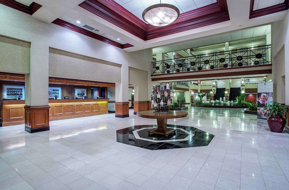 Embassy Suites by Hilton Lexington UK Coldstream 10/66