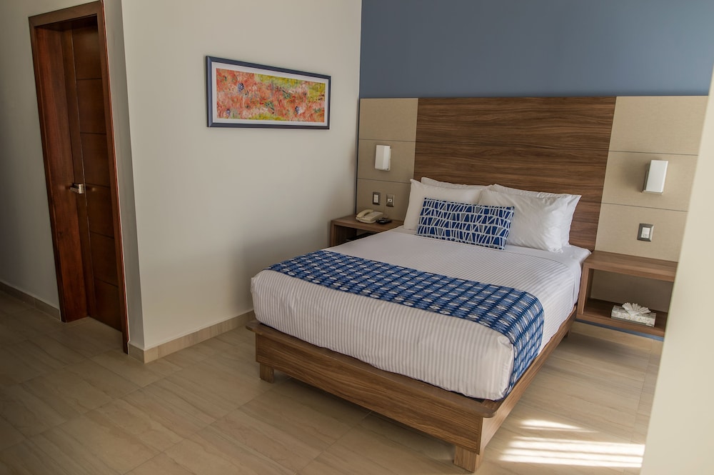 غرفة قياسية بسرير مزدوج بإطلالة على البحر، Ocean View Beach Hotel 2/5