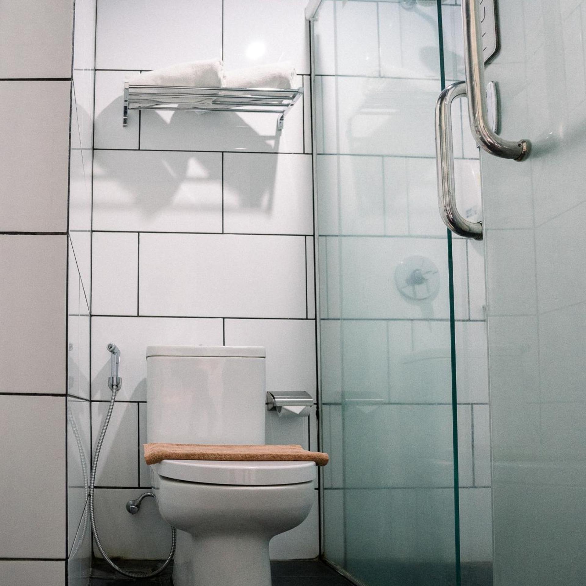 غرفة قياسية بسرير مزدوج، Kalya Hotel Bandung 9/9