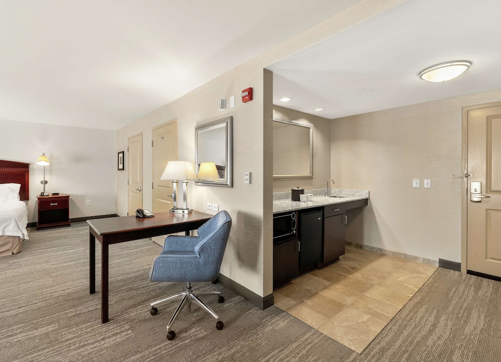 Hampton Inn Nashua 40/43