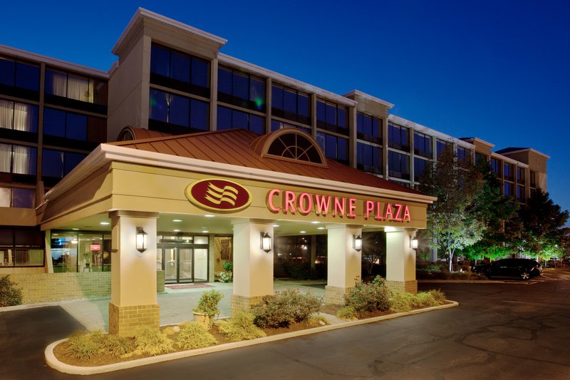 Crowne Plaza Cleveland Airport 2/60