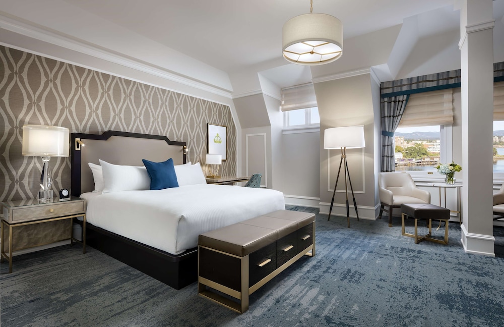 Fairmont, Queen Bed, Harbour View, Fairmont Empress Hotel 2/5