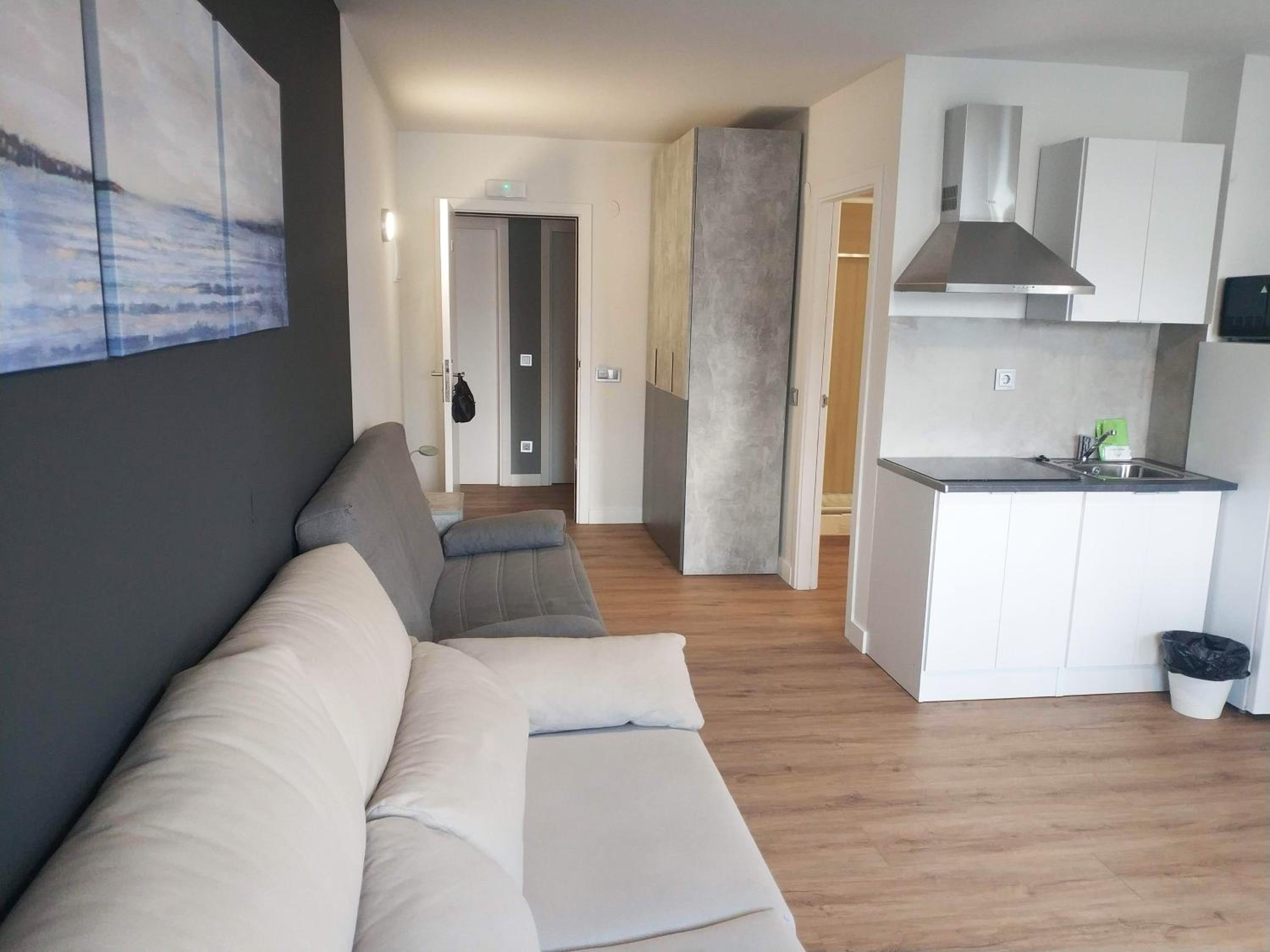Hi Apartments Santander 3000 3/15