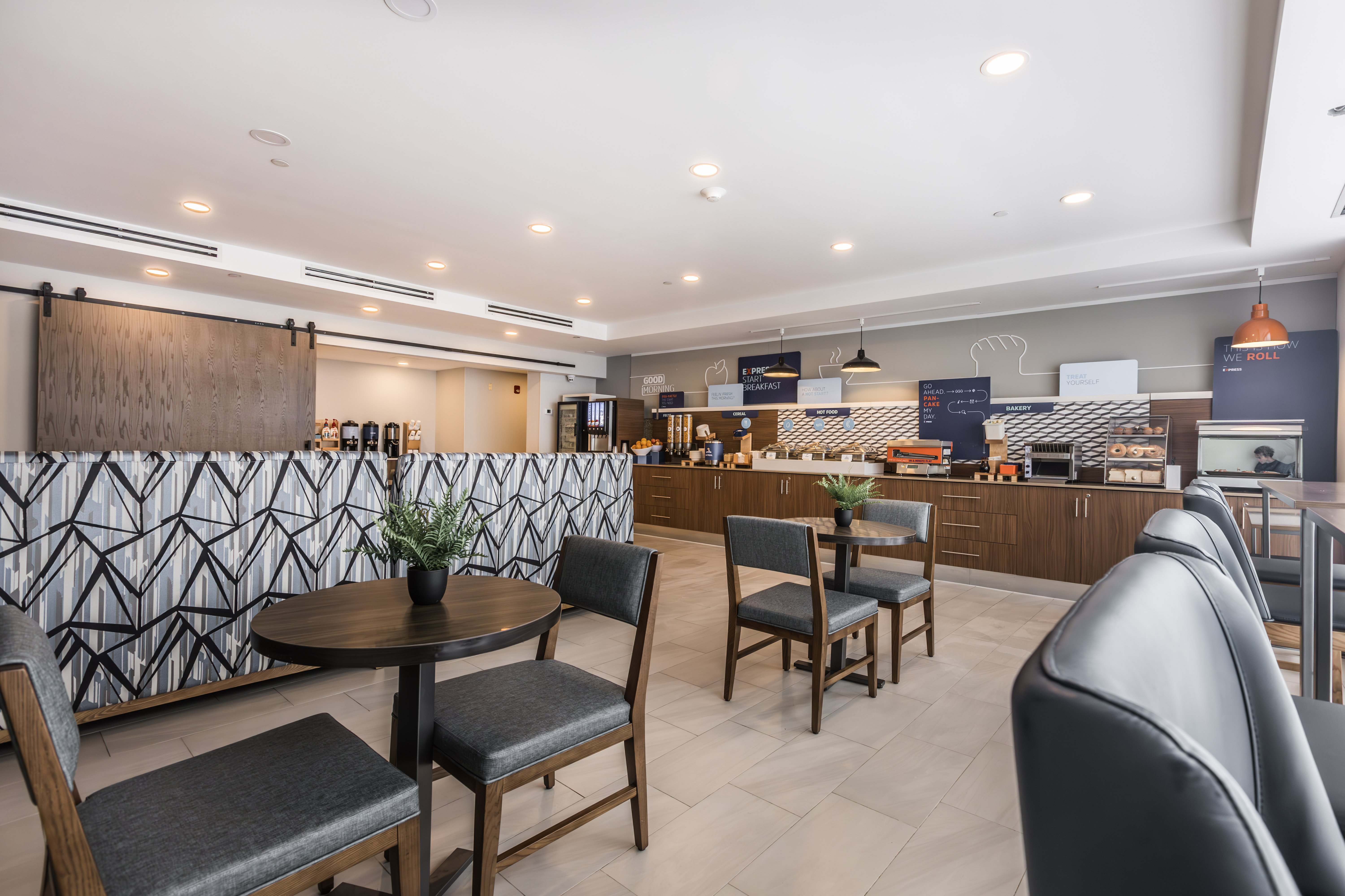 Holiday Inn Express Toronto North York 33/50