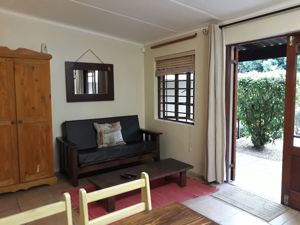 Gansbaai Town Lodge 11/26
