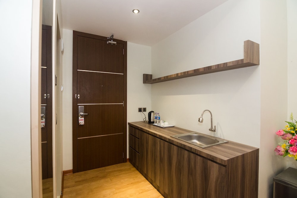 Blitz Hotel Batam Centre 37/37