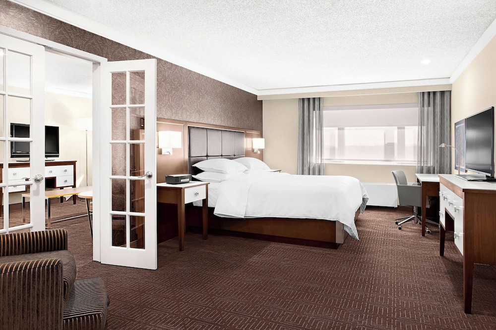 Room at Sheraton Laval Hotel, LAVAL - QUEBEC